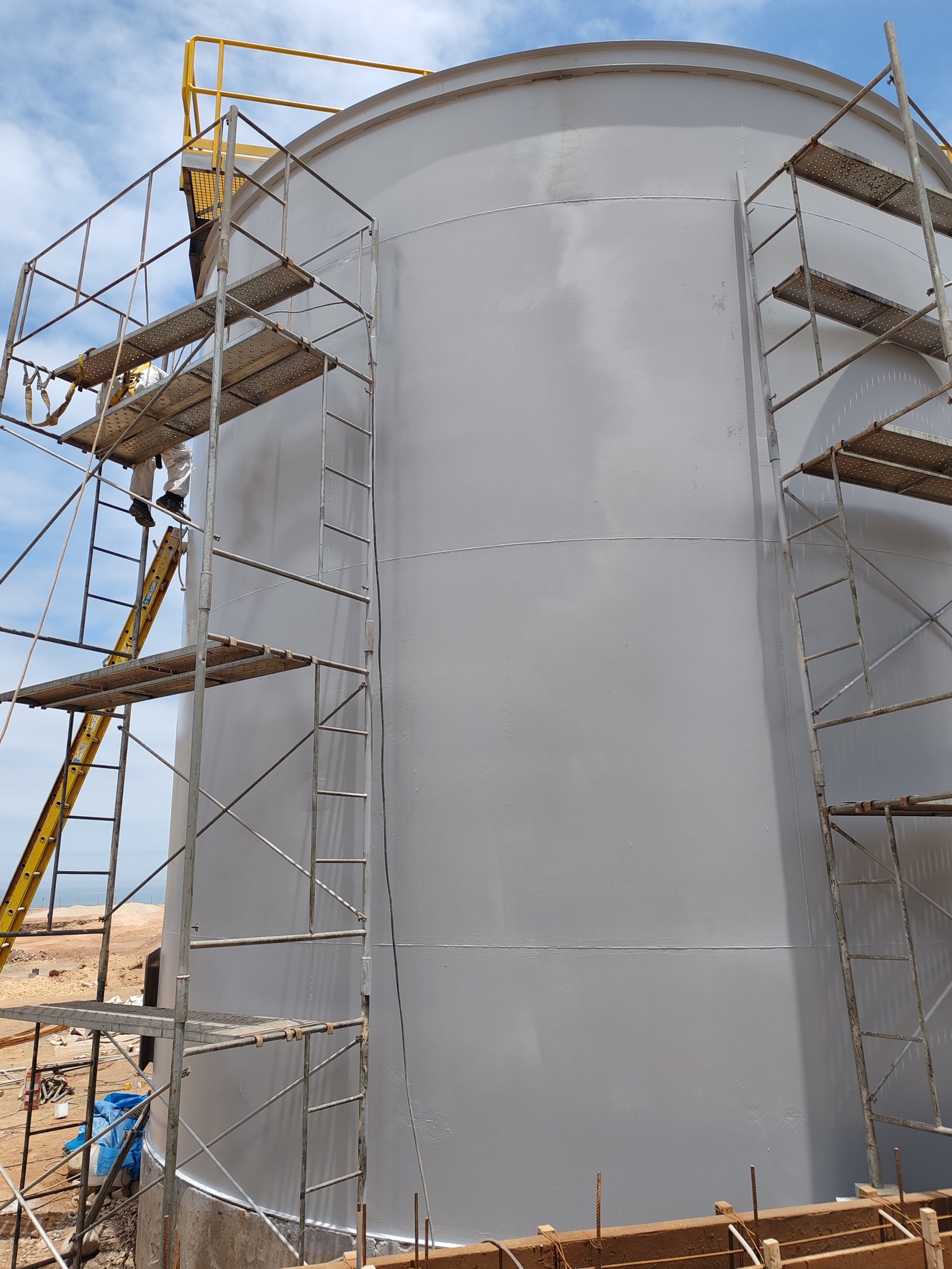 Pintado de Tanque 25'×25'